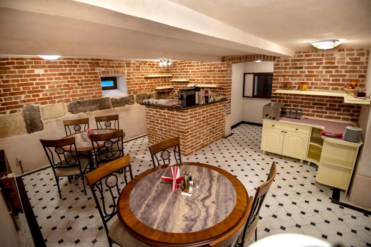 Ana Boutique Bed and Breakfast Άλμπα Ιούλια Εξωτερικό φωτογραφία