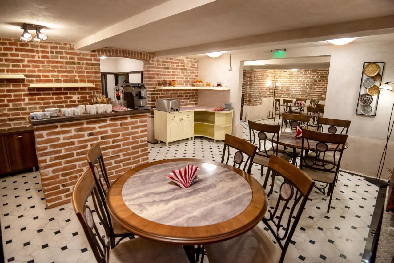 Ana Boutique Bed and Breakfast Άλμπα Ιούλια Εξωτερικό φωτογραφία